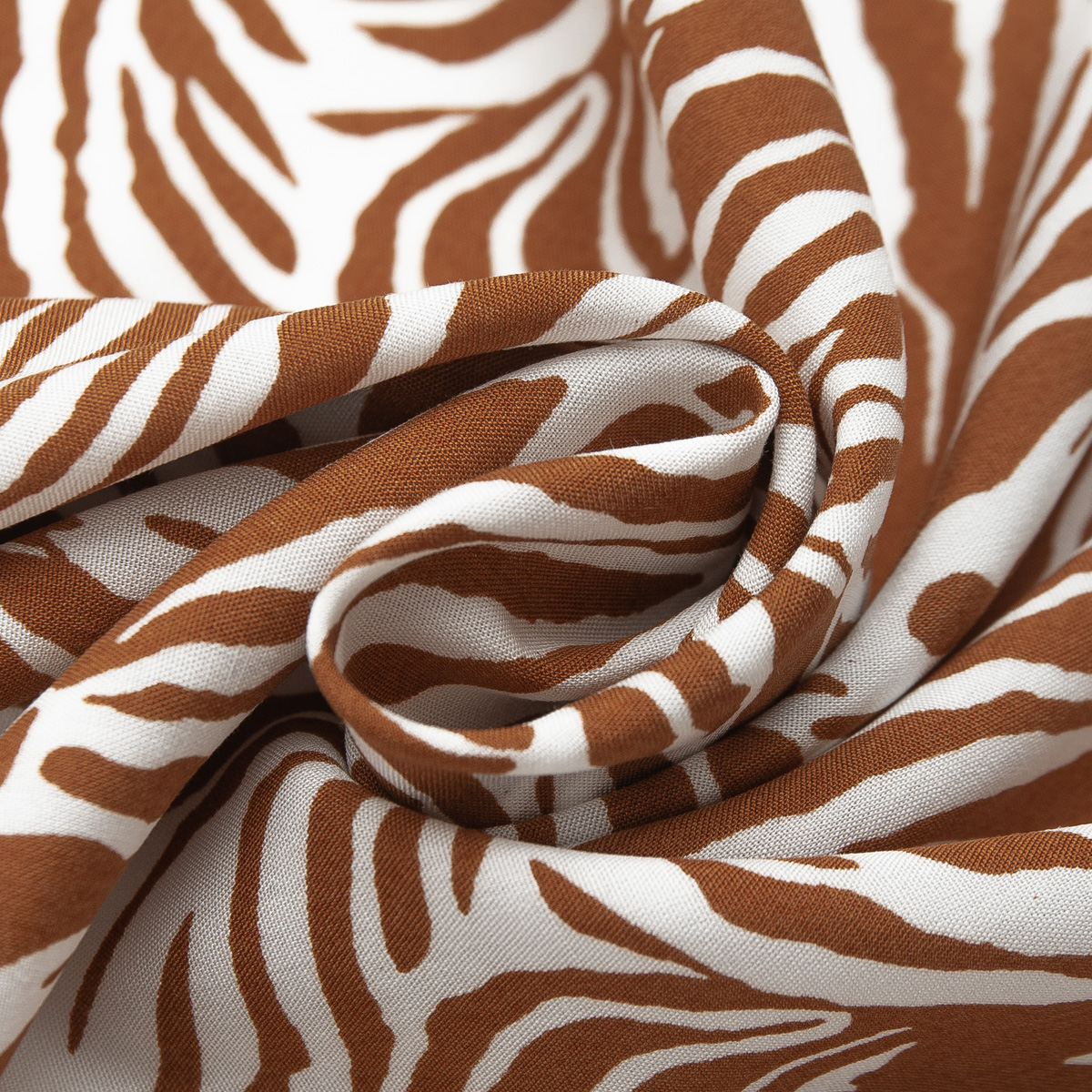 картинка Ткань Capriccio GN 100-1059-02/145 105gr D штапель принт от магазина Одежда+