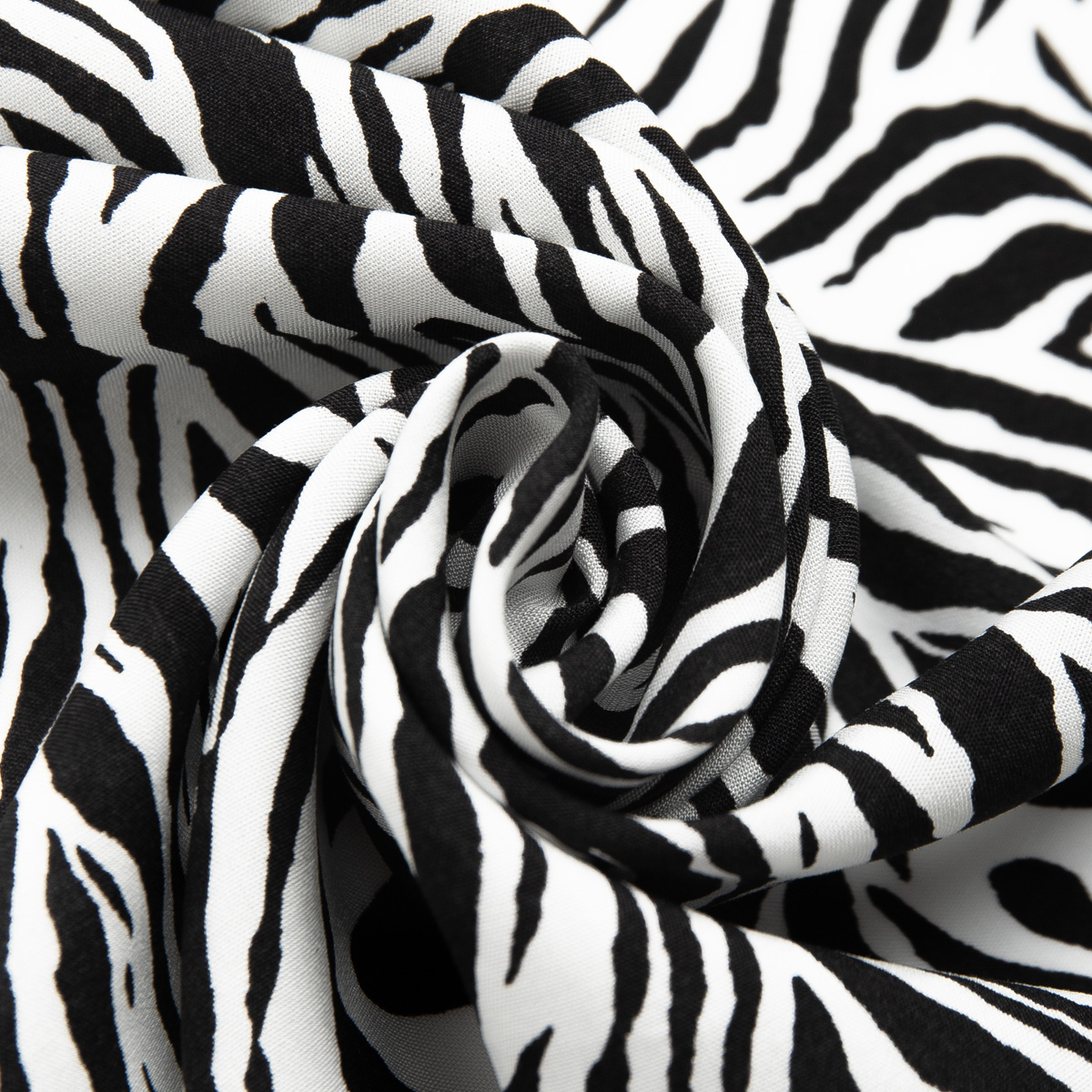 картинка Ткань Capriccio GN 100-1059-01/145 105gr D штапель принт от магазина Одежда+