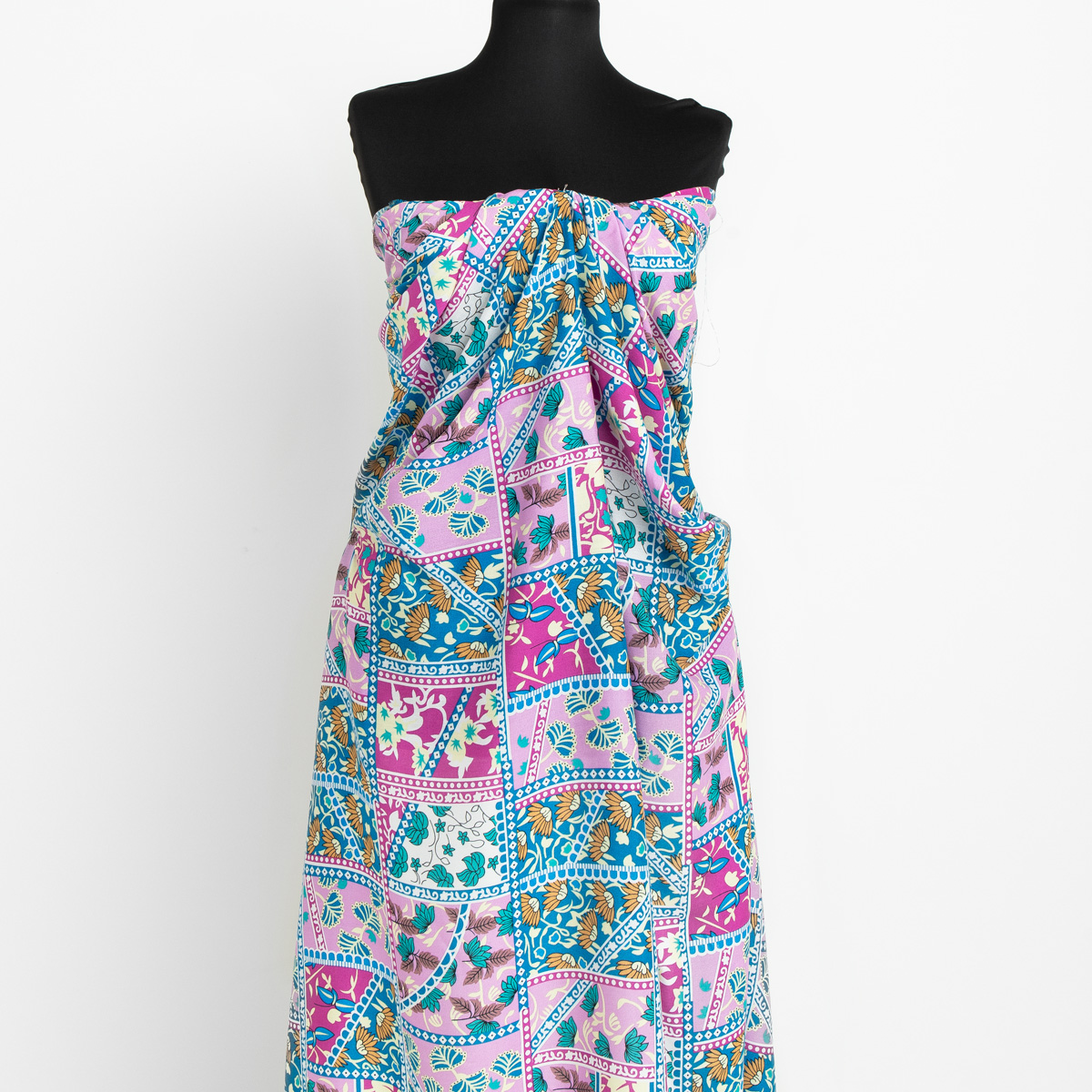 картинка Ткань Capriccio TA CP41272-05/145 90gr D штапель принт от магазина Одежда+