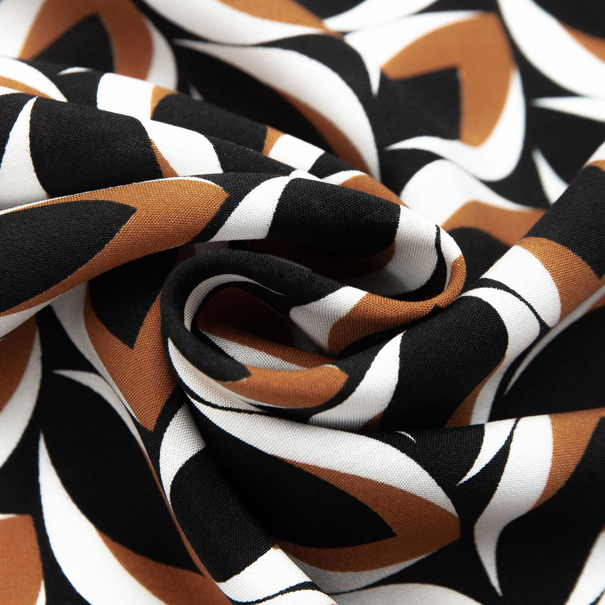 картинка Ткань Capriccio GN 6236-02/145 105gr D штапель принт от магазина Одежда+