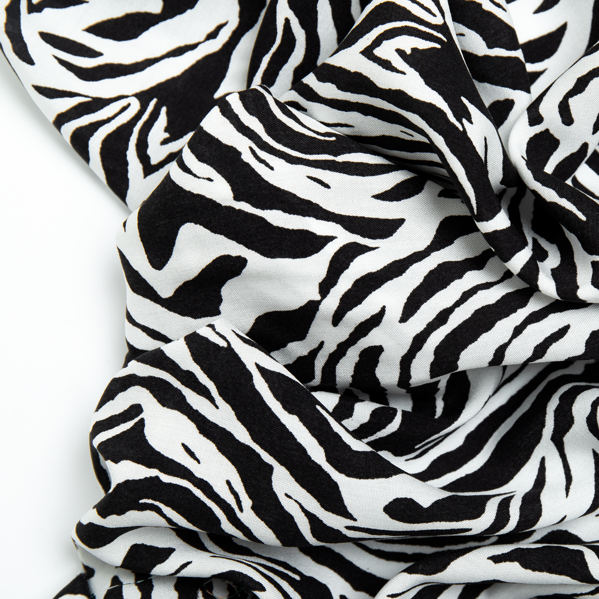 картинка Ткань Capriccio GN 100-1059-01/145 105gr D штапель принт от магазина Одежда+