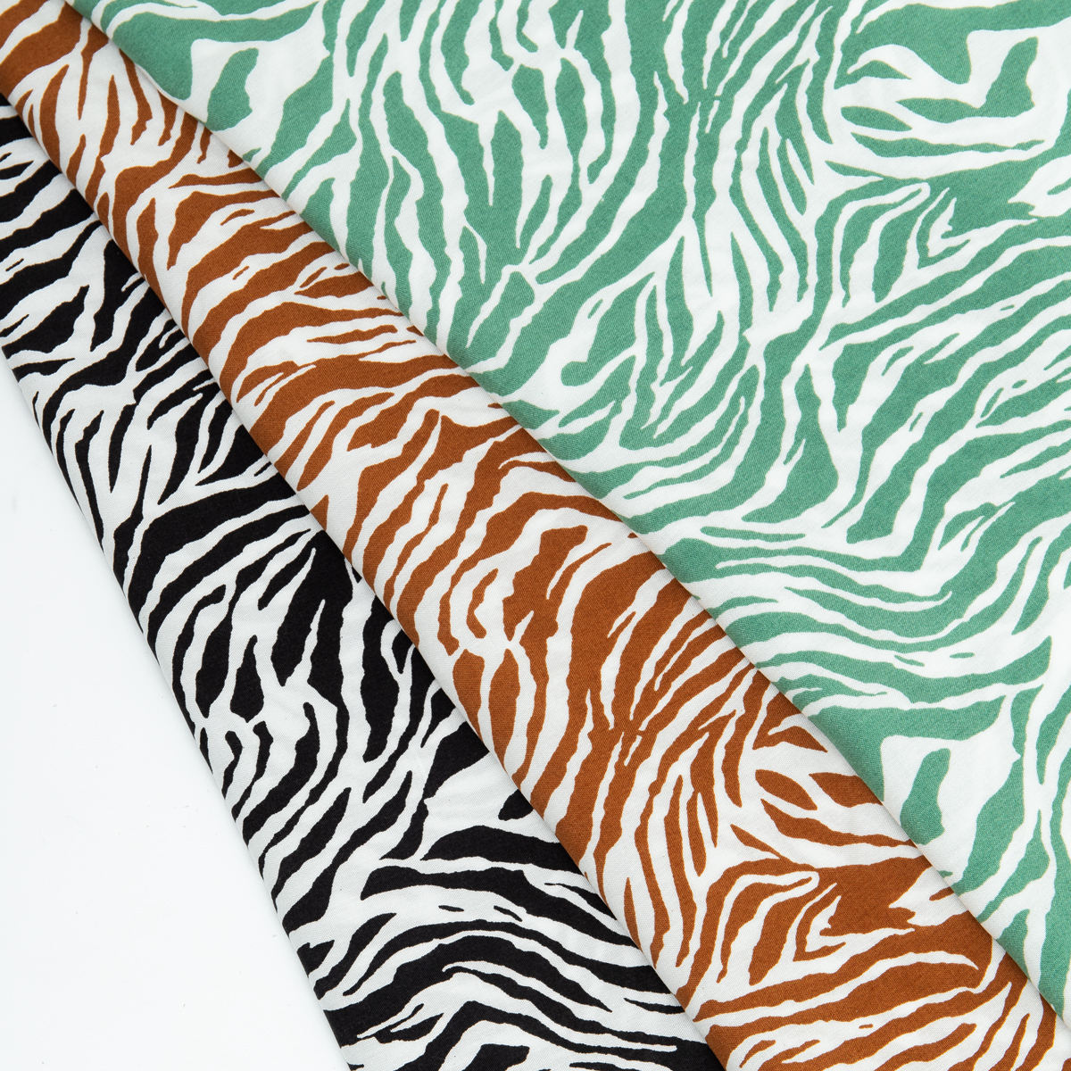 картинка Ткань Capriccio GN 100-1059-01/145 105gr D штапель принт от магазина Одежда+