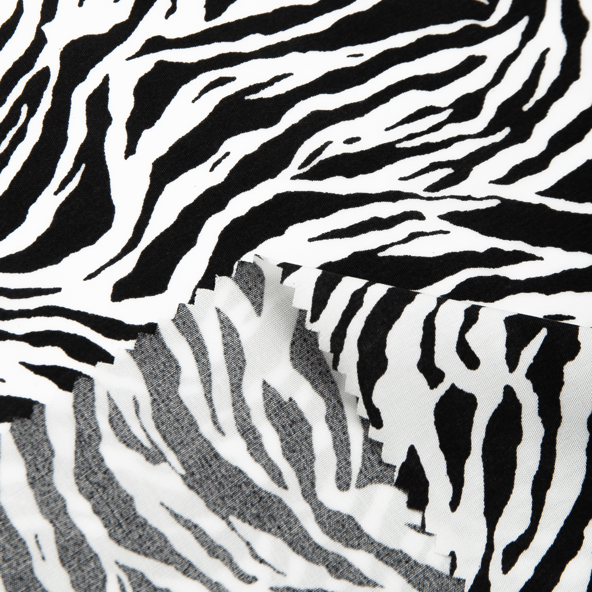 картинка Ткань Capriccio GN 100-1059-01/145 105gr D штапель принт от магазина Одежда+