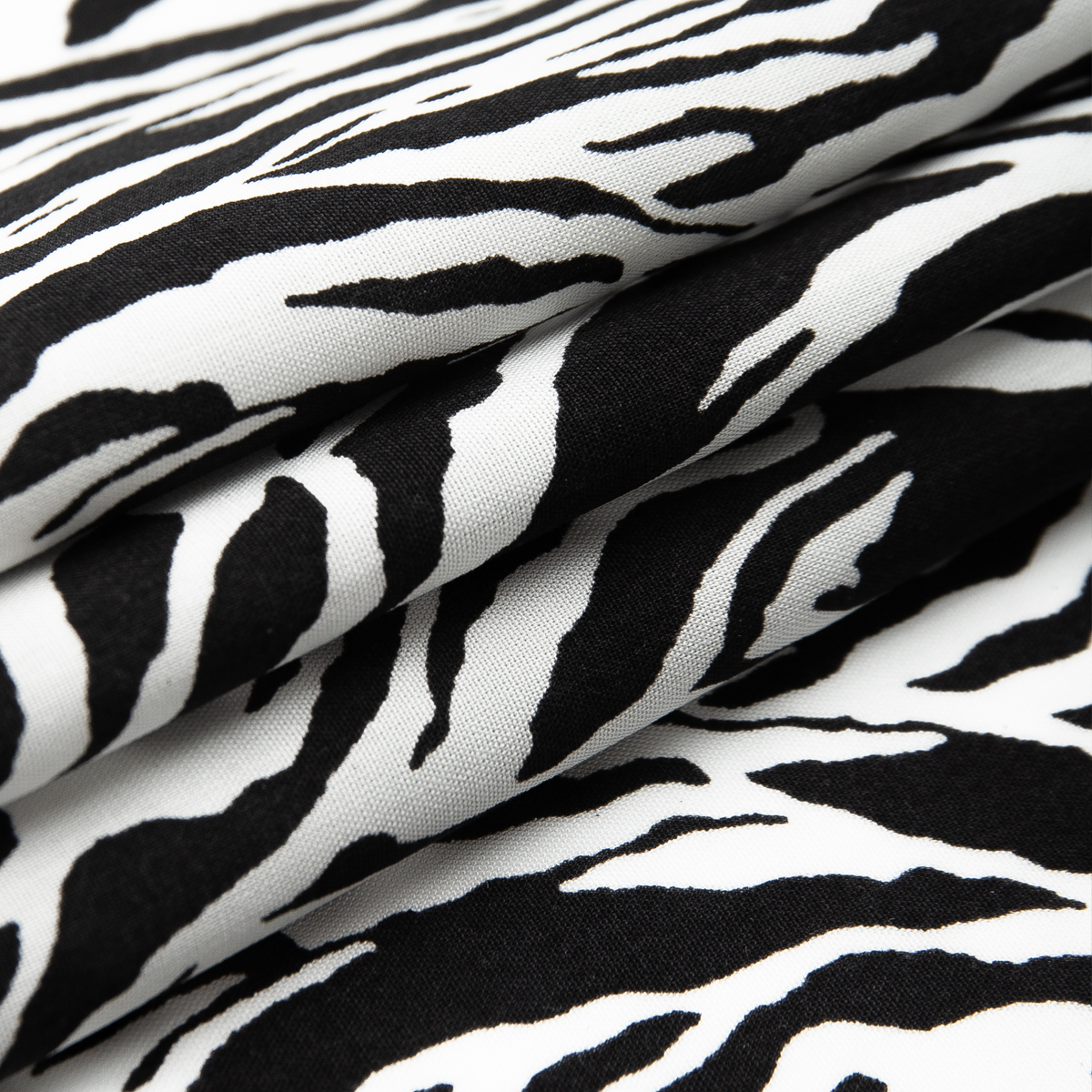 картинка Ткань Capriccio GN 100-1059-01/145 105gr D штапель принт от магазина Одежда+