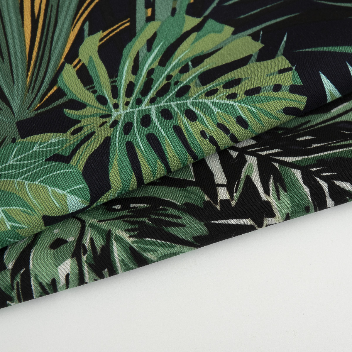 картинка Ткань Capriccio GN B22-02/145 105gr D штапель принт от магазина Одежда+